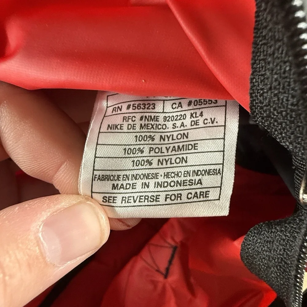 Vintage Nike Training Large Red Duffel Bag Gym Carryall Holdall 24x12x12